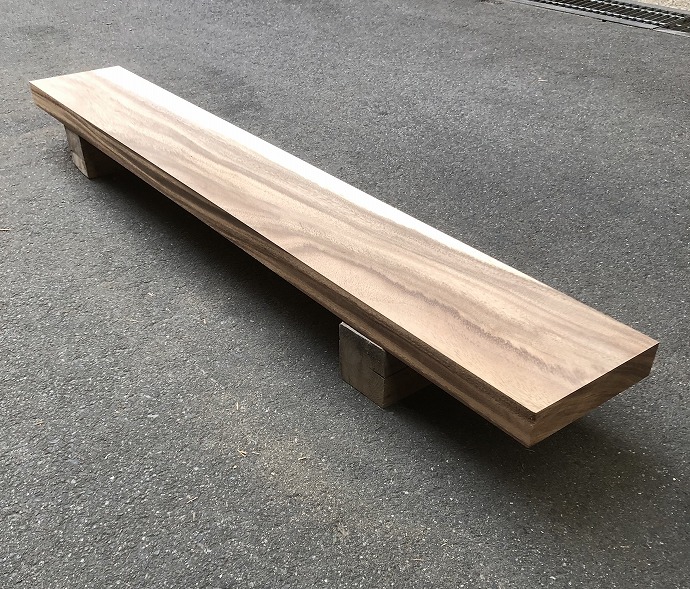 �����L�[�|�b�h�E�ꖇ�e�[�u���E���C��