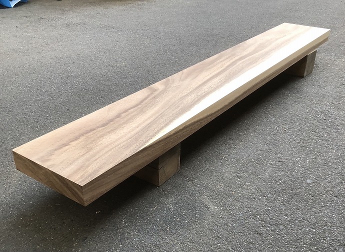 �����L�[�|�b�h�E�ꖇ�e�[�u���E���C��